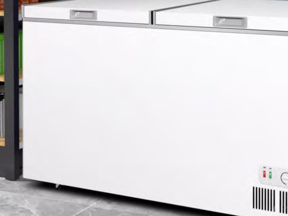 White chest freezer with dual cooling